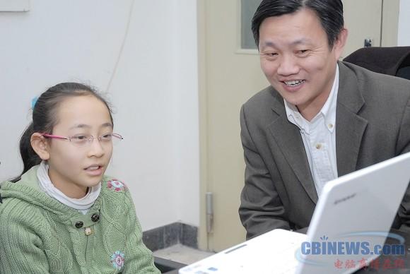 李月的新年心愿已经实现,她马上就可以和家乡的小伙伴在网上“见面”了。