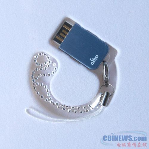 极品小U 爱国者L8210 8GB/219元