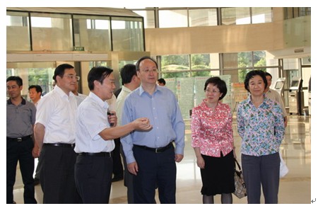 卫生部副部长尹力调研指导镇江医改进展情况